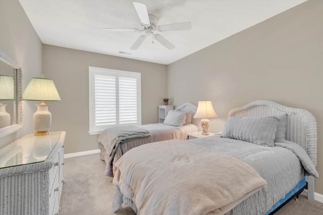 Bedroom 2 with 2 twins