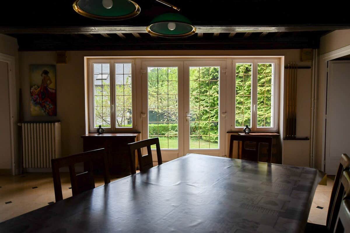 Magique : le billard se transforme en une table de banquet