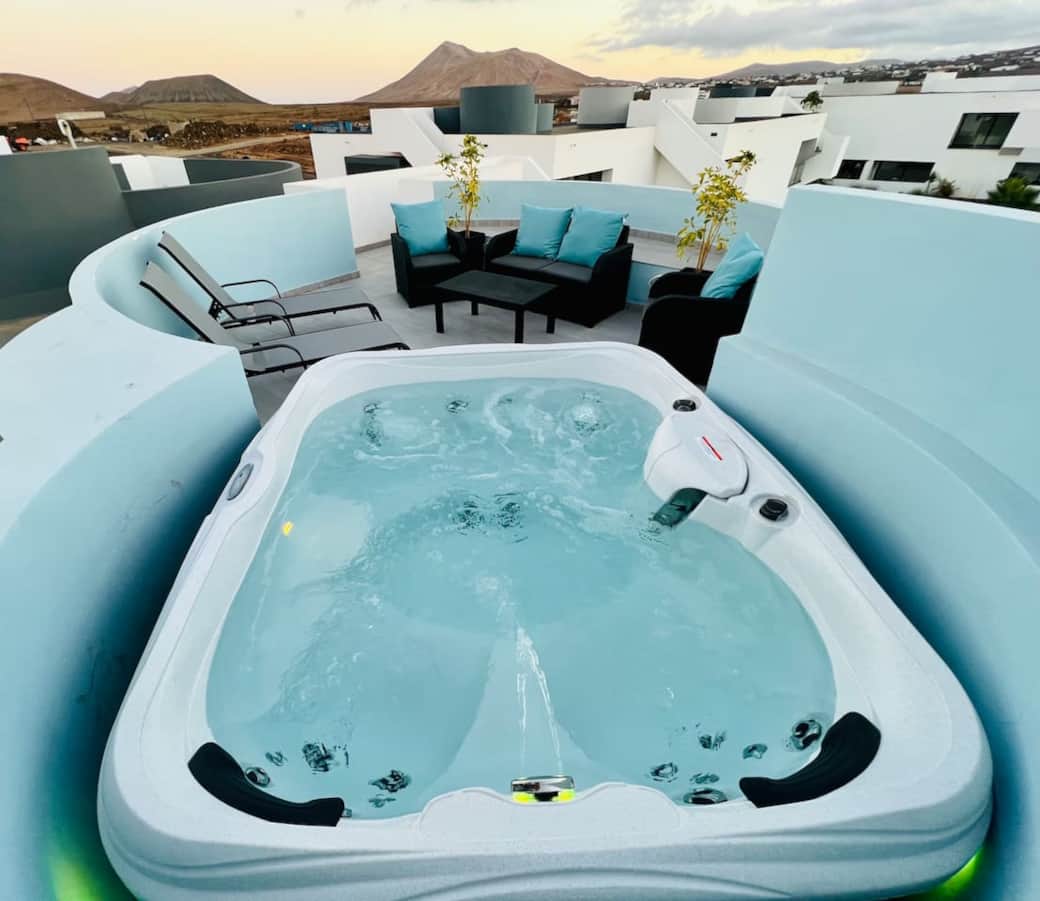 Jacuzzi Terraza con vistas a los volcanes 