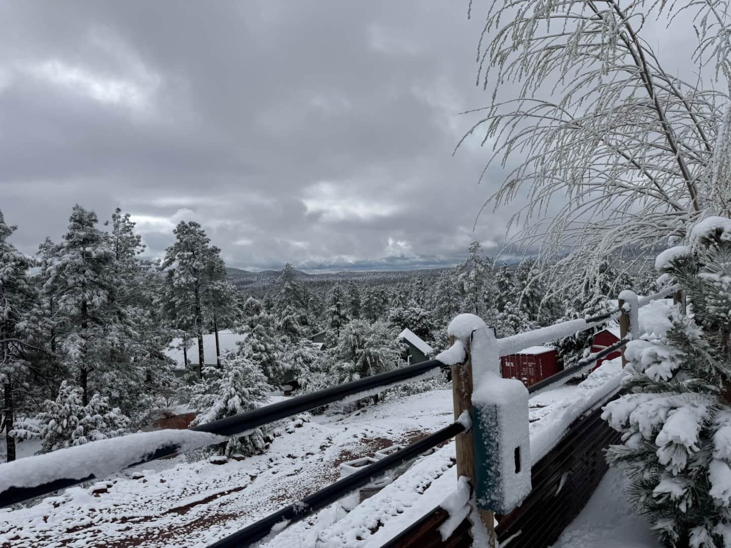 Seasonal mountain weather at Strawberry Pines Retreat