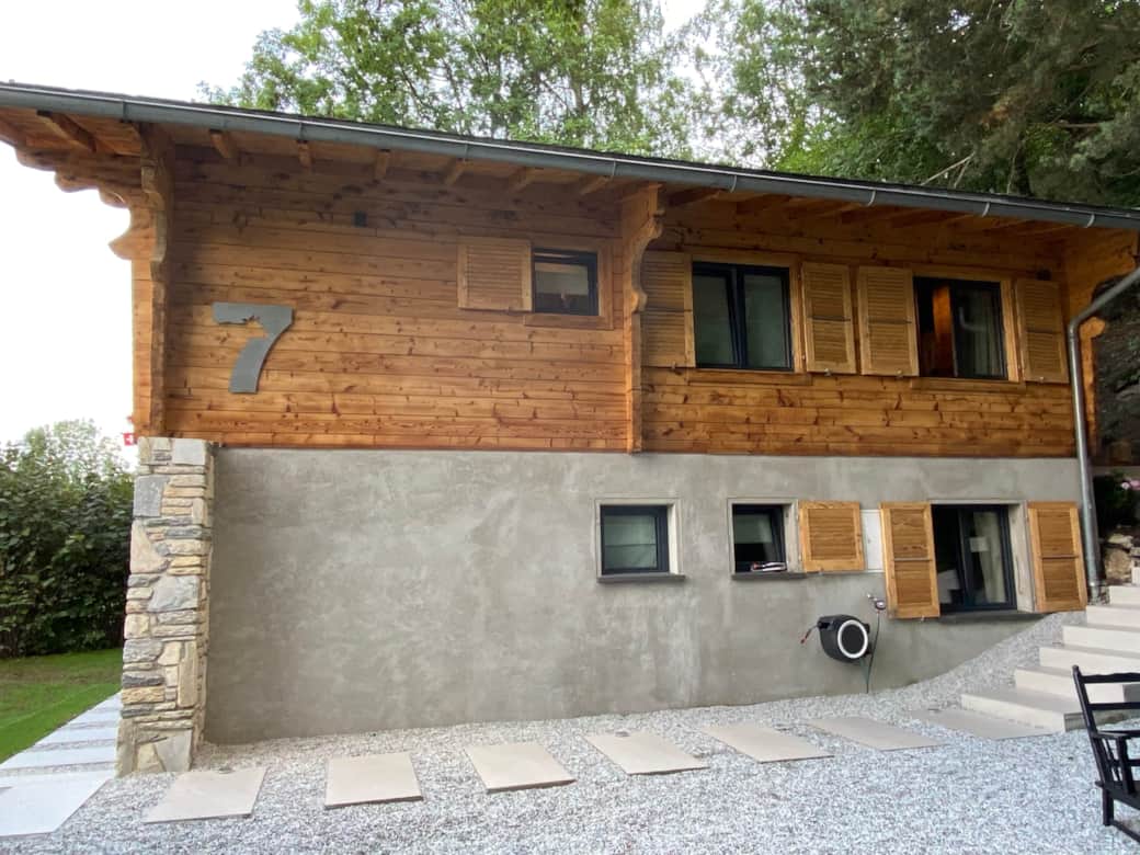 Side of Chalet7 Side of Chalet7