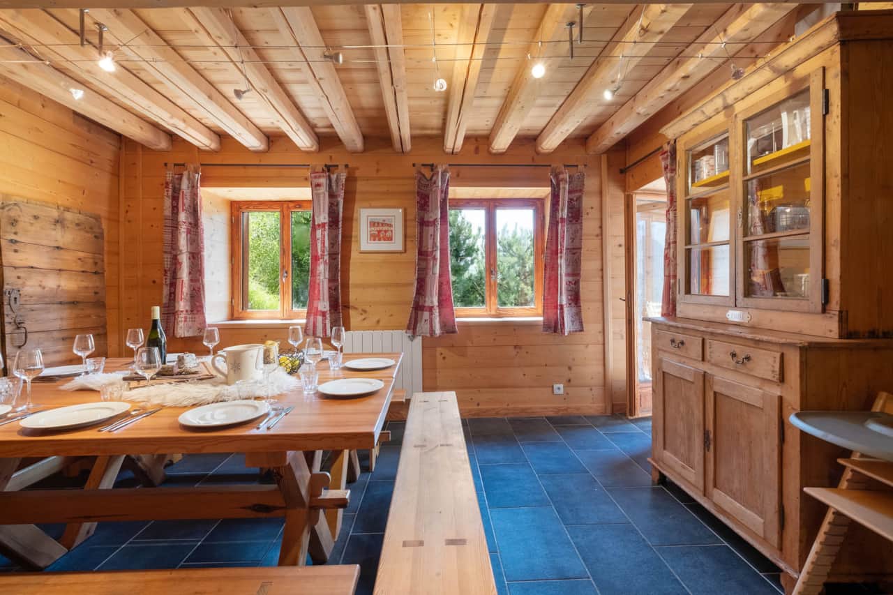 Spacious, friendly dining room, ideal for warm group meals.