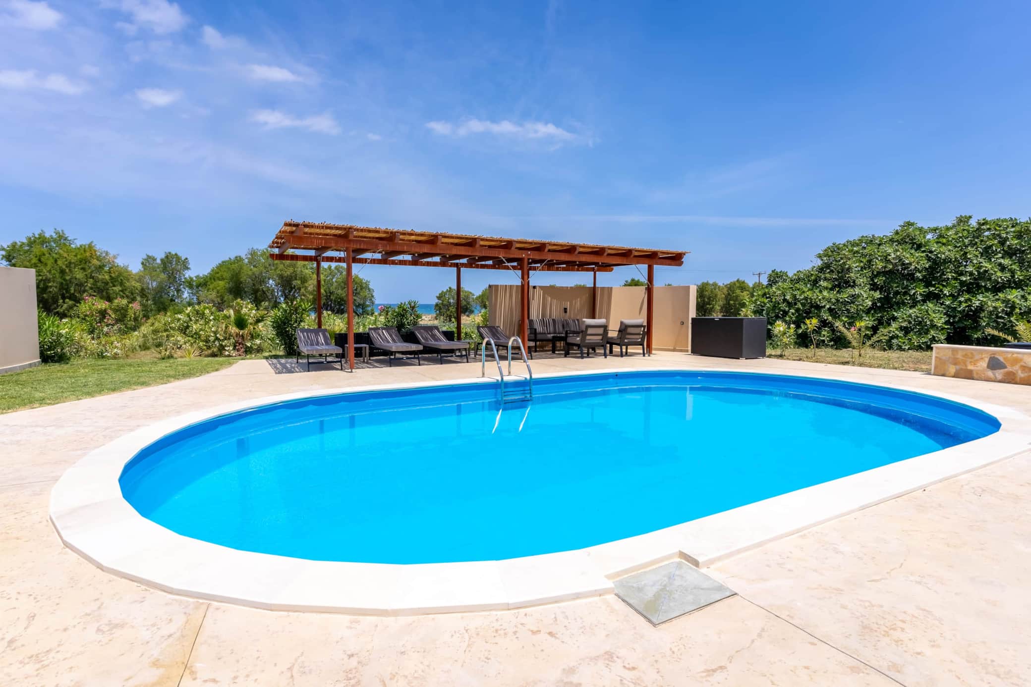 https://l.icdbcdn.com/oh/abc8fd76-43e3-4b8b-8154-9c7b2745a14a.jpg?w=2080-1