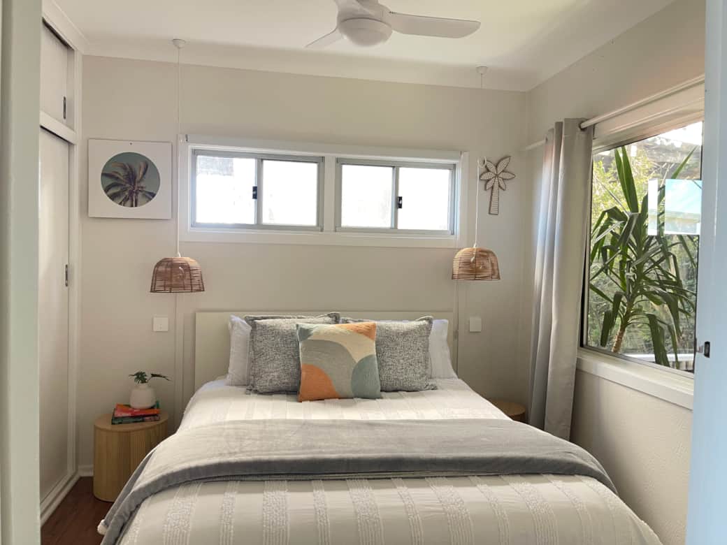 Bedroom with Queen size Bed and Plush Linen Bedroom with Queen size Bed and Plush Linen