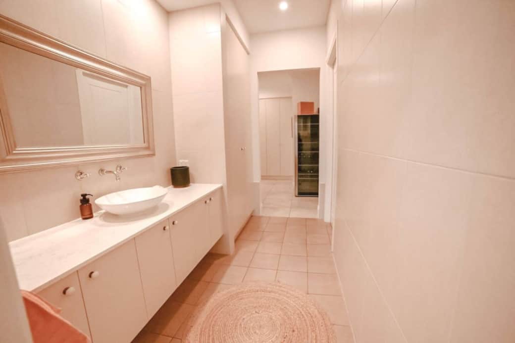 Ground floor Powder Room