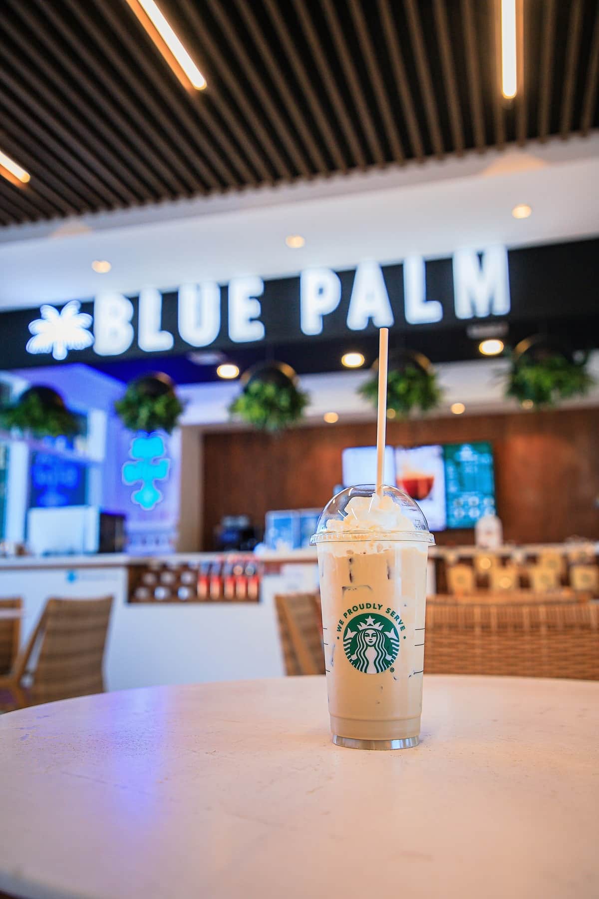 Blue Palm Cafe (Starbucks coffee, snacks, lunch. brunch, room service)