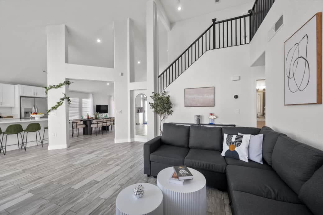 Main Cushioning & Dining