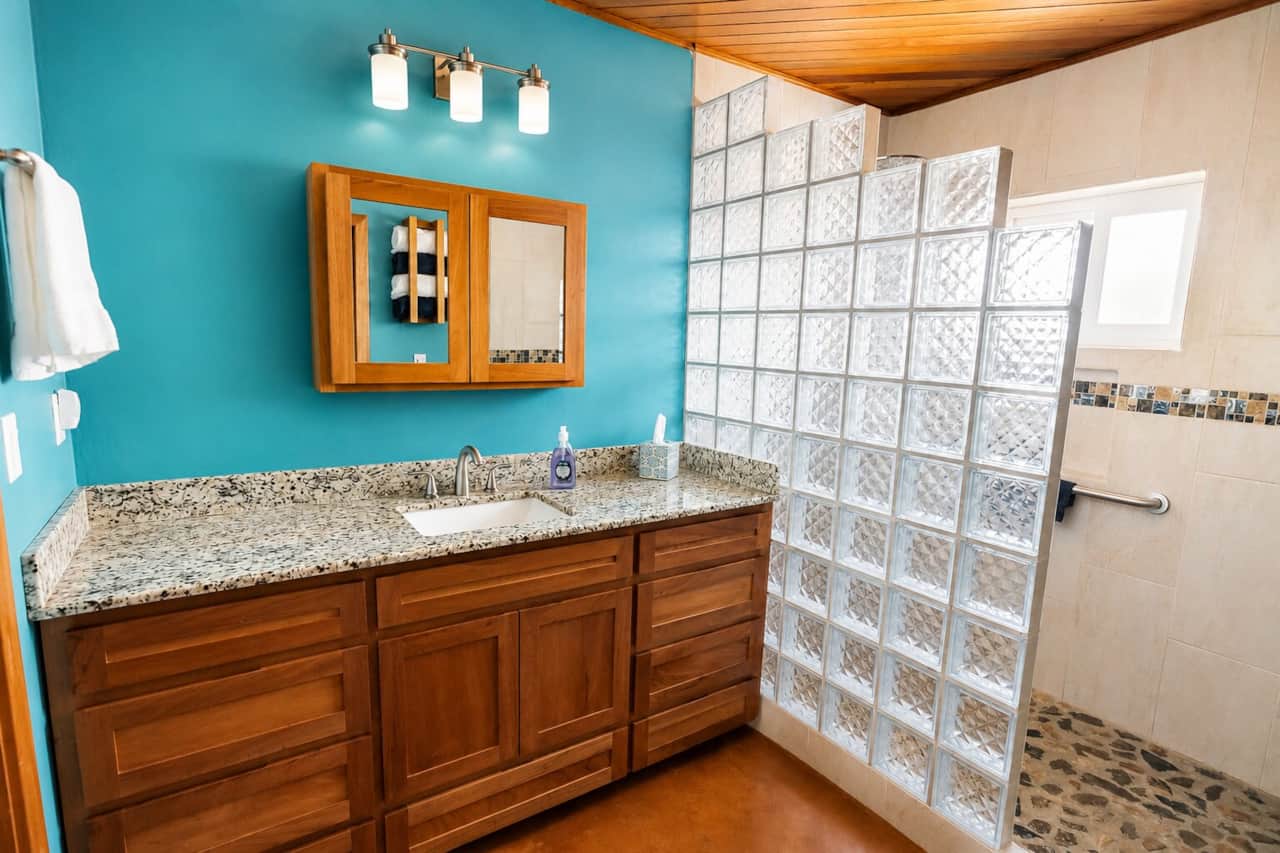 Private Top Floor Ensuite Bathroom.jpg