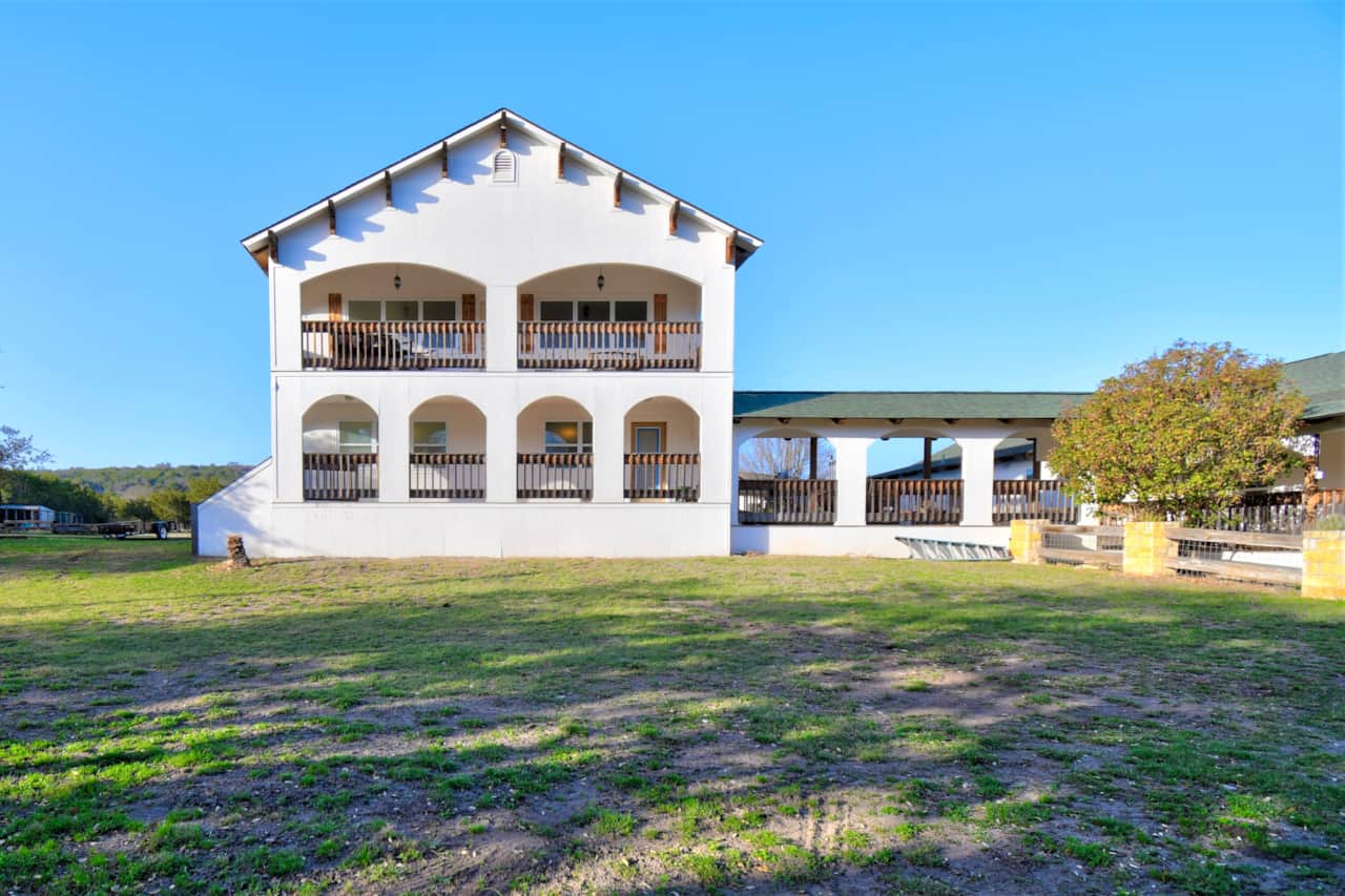 Riverview Lower - Covered Balcony (access on both sides)