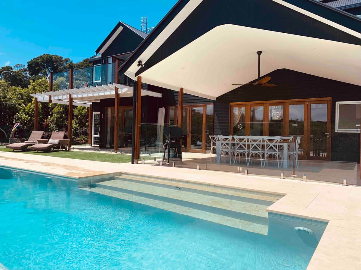 Stunning spacious pool side with
13m magnesium pool, perfect for enjoying the beautiful valley view.