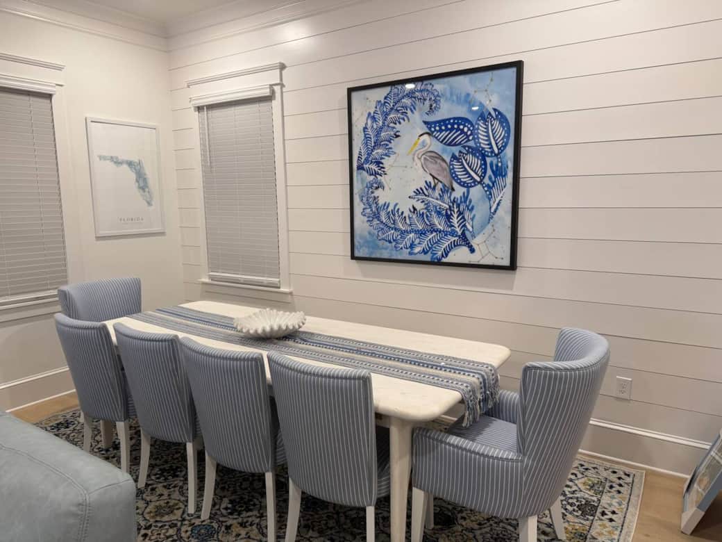 Dining area has seating for 10!