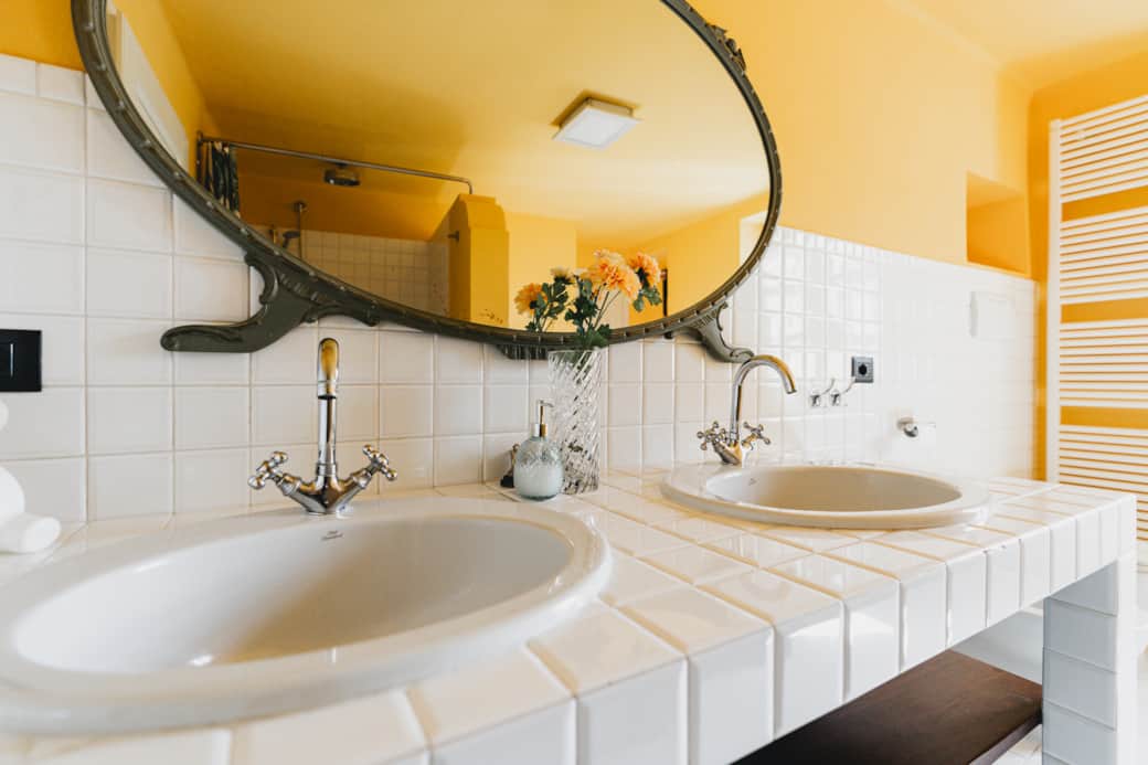 Sbvisualventures Canelli bathroom 1st floor-4