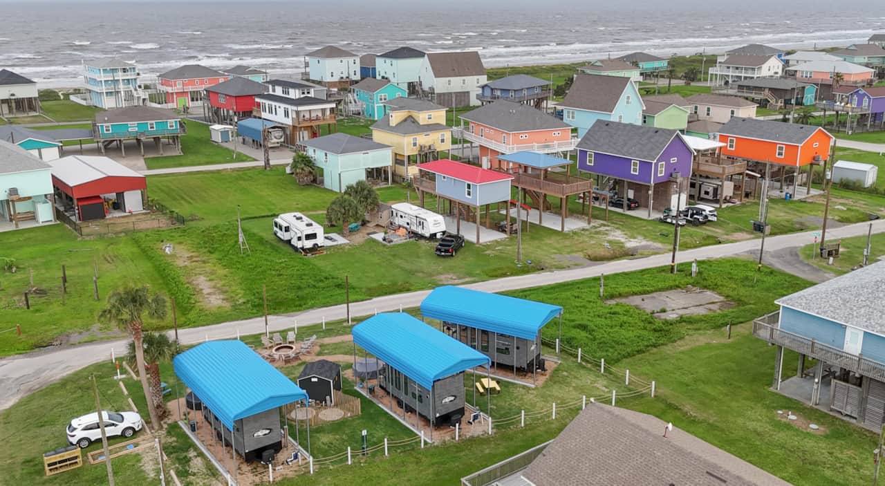 Just two blocks from the warm sands of Crystal Beach!