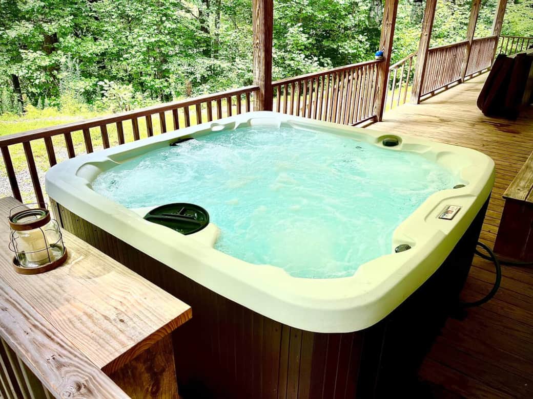 6 person Hot Tub to soak your worries away!! 6 person Hot Tub to soak your worries away!!