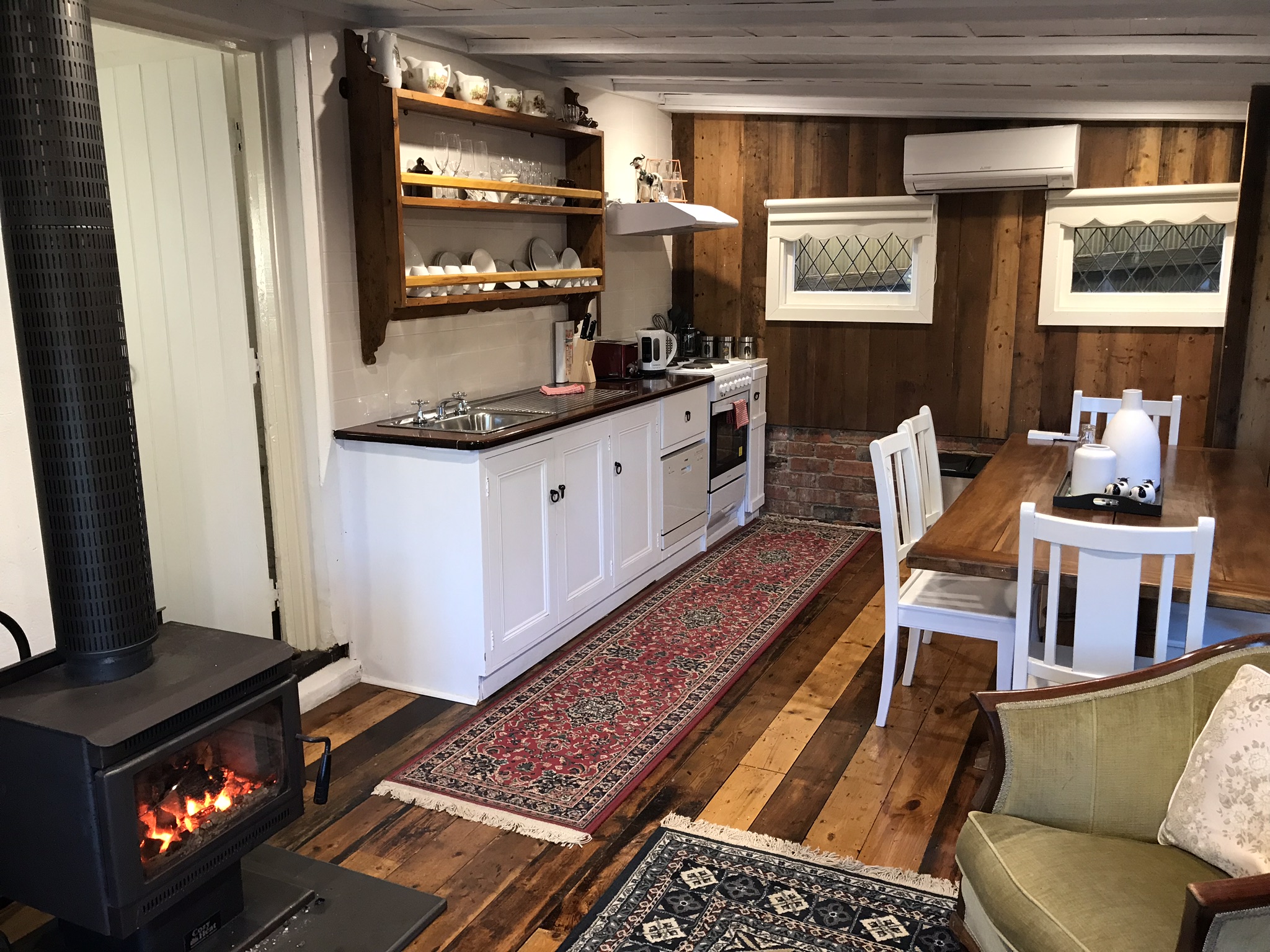 Lovely kitchen for all your cooking needs