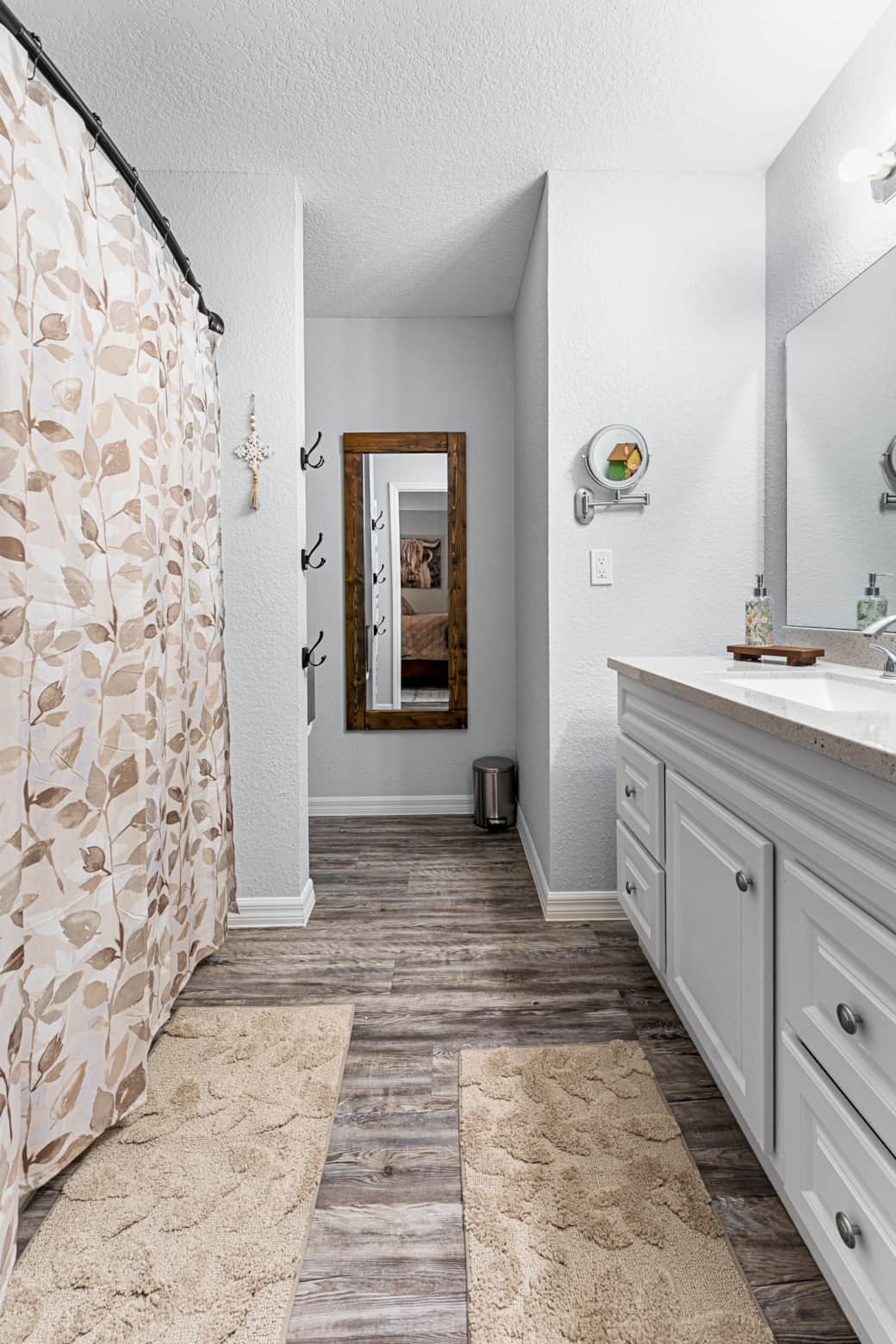 Ensuite w/Tub/Shower Combo