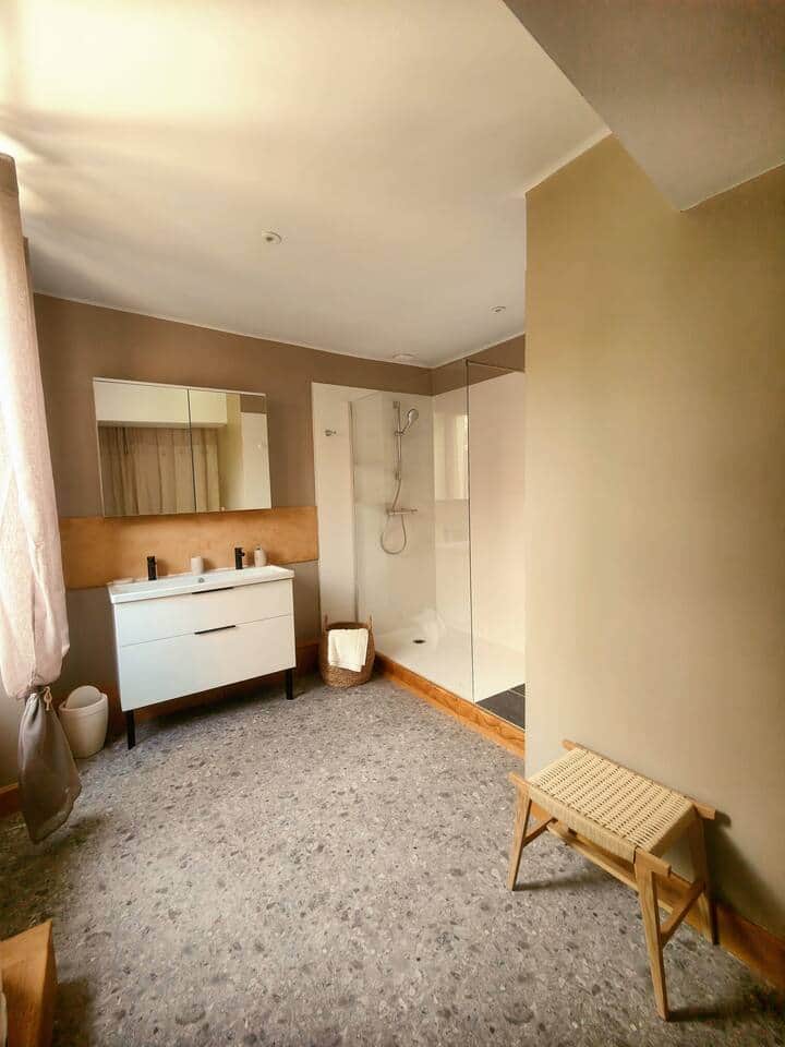 Salle d'eau de la suite parentale Salle d'eau de la suite parentale