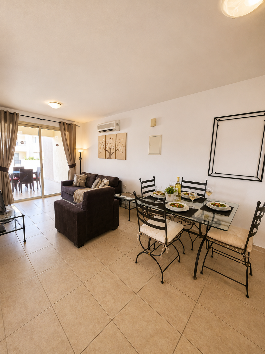 Lounge and dining area