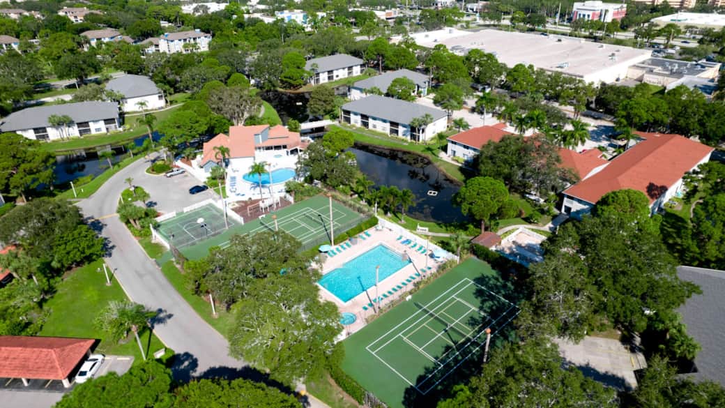 Pools,Hot Tubs,Tennis, Pickle Ball, Ping Pong, Billiard, Shuffle Board, Bocce Ball, BBQ, Basketball.