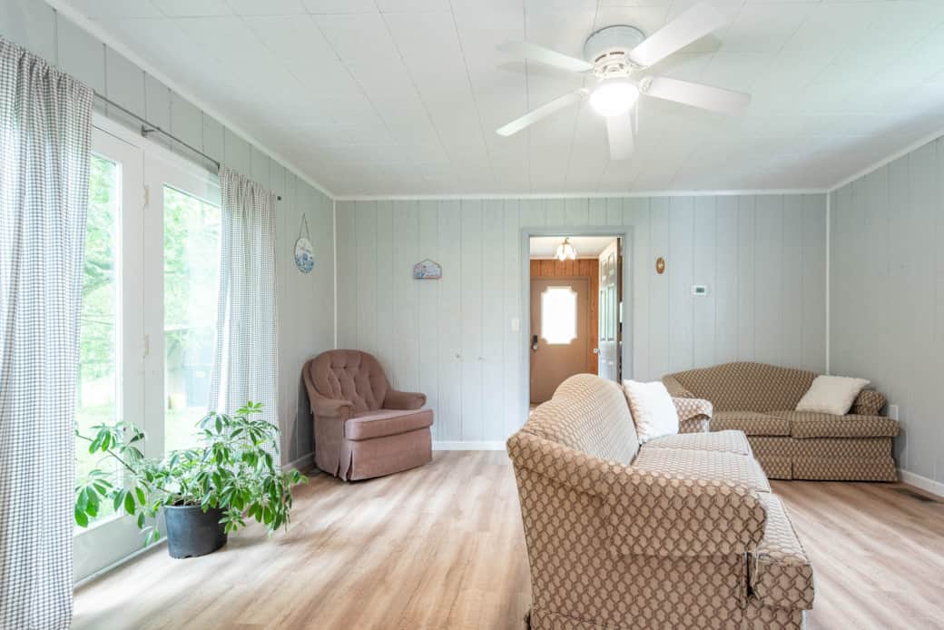 006-010-Living Room-3008x2008