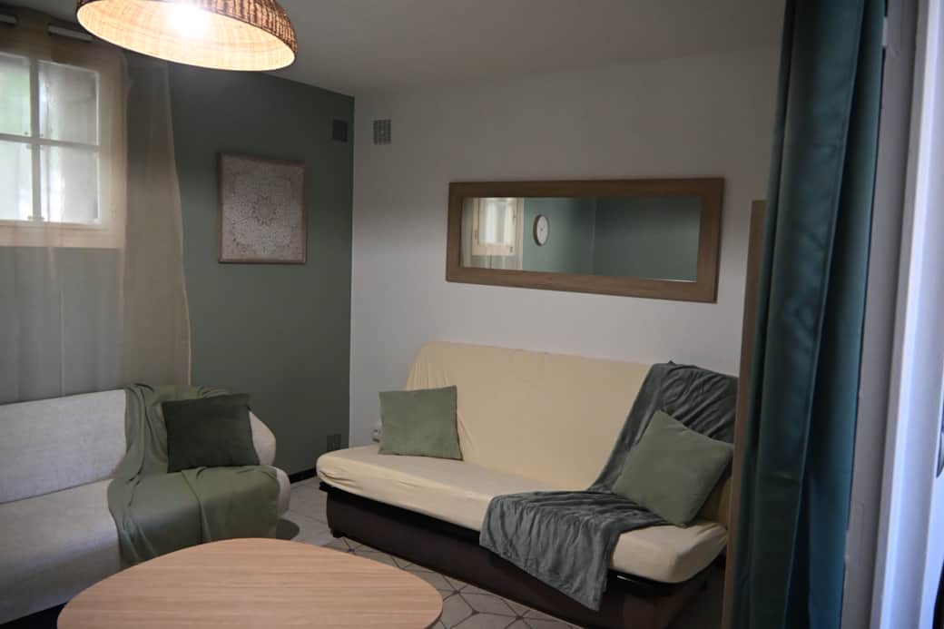 Séjour cosy et agréable parfait pour une soirée film