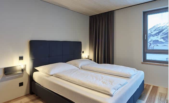 Schlafzimmer 1