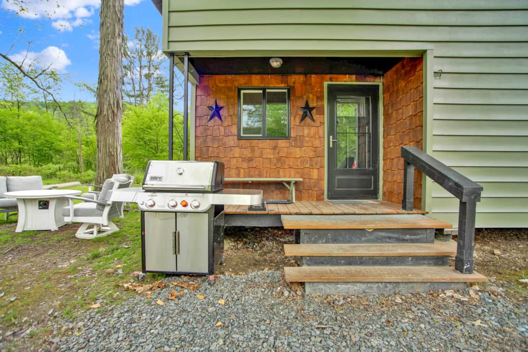 Alpine Village Retreat hosted by MVR Vacation Rentals, Inc. 570-948-1293