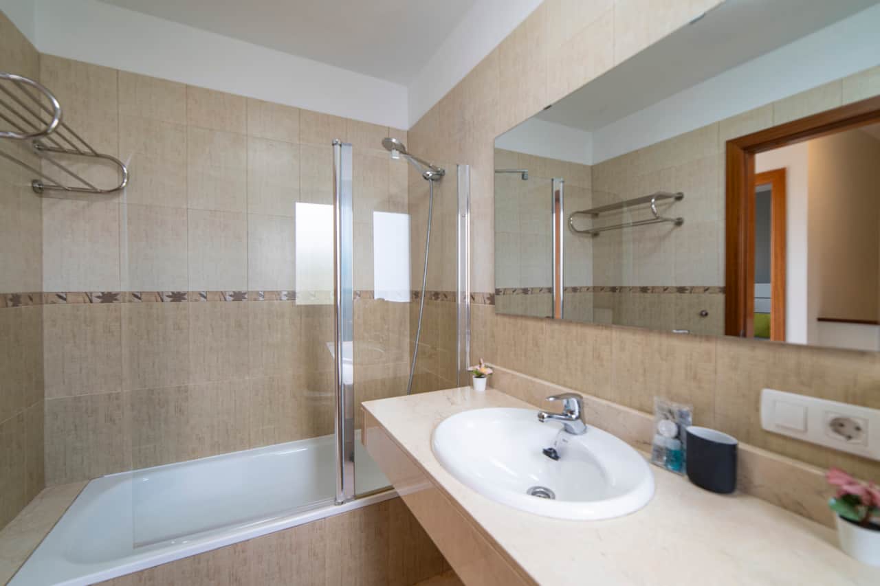 Bathroom upper floor