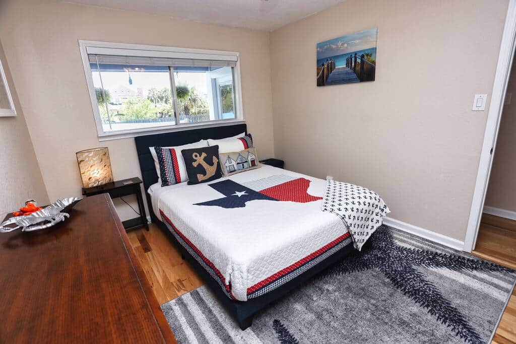 Bedroom 2 Queen bed