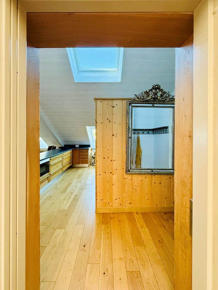 Les portes de l'ascenseur s'ouvrent et surprise... vous pénétrez directement dans l'appartement!