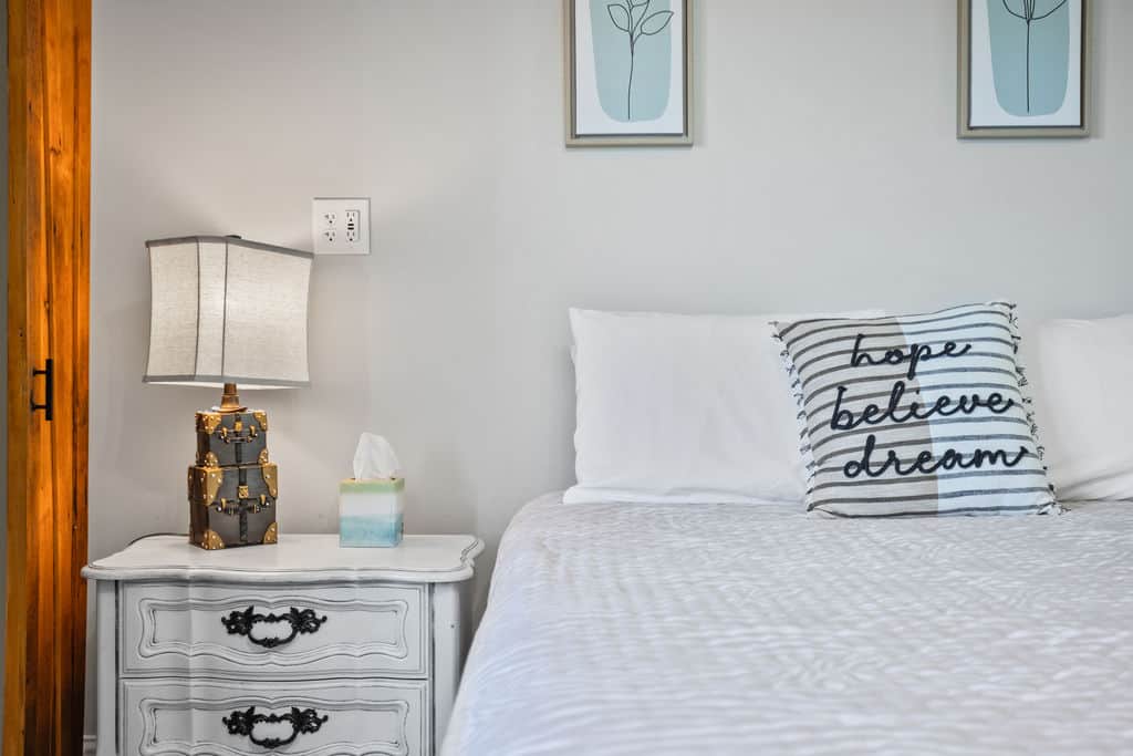 Bedroom 1, Queen Bed. Smart TV, bring your own log in information for streaming channels. 