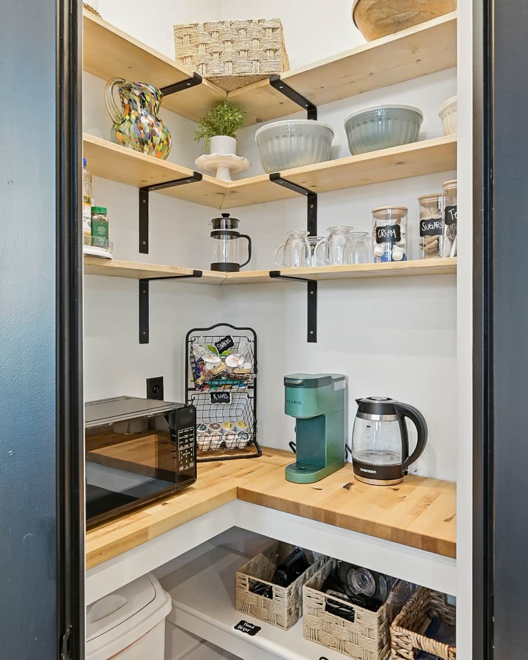 Keurig & French press, Electric kettle & tea bar