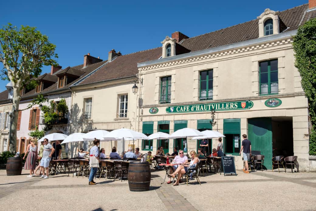 le coeur du village à 50m du logement, magnifique terrasse