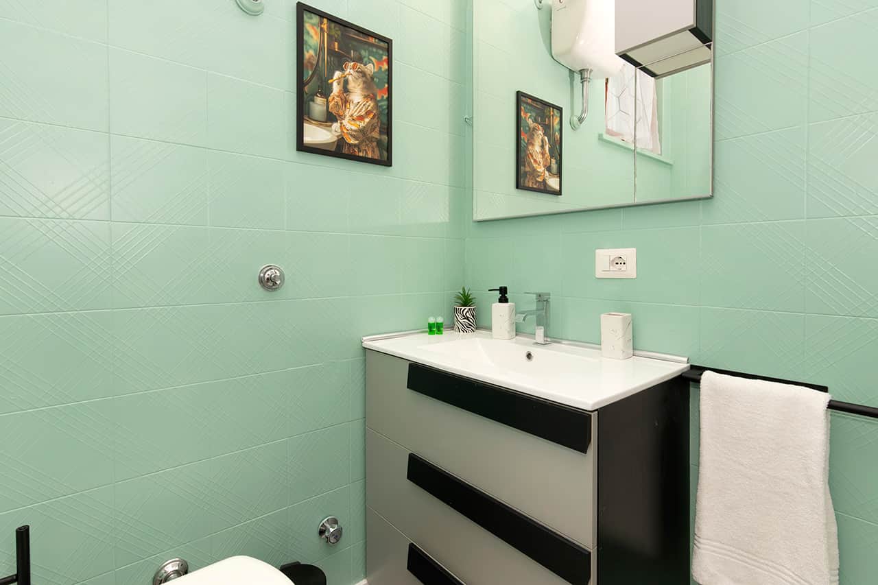 Modern Bathroom with Walk-in Shower