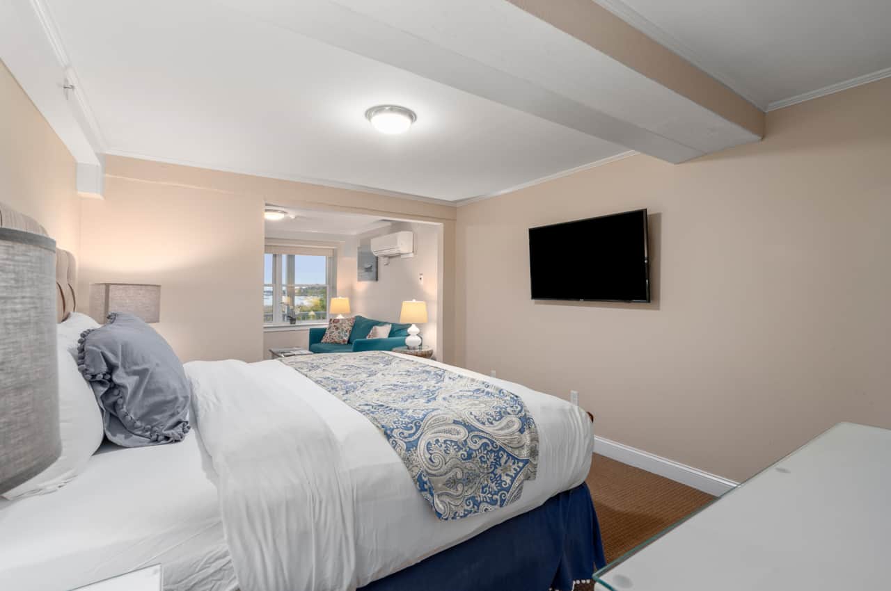 King bed with a beautiful view and cable TV