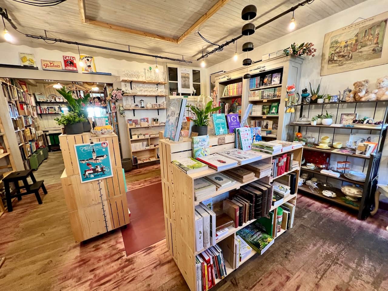 DISCOVER BÉCHEREL: BRITTANY’S FAMOUS BOOK MARKET VILLAGE