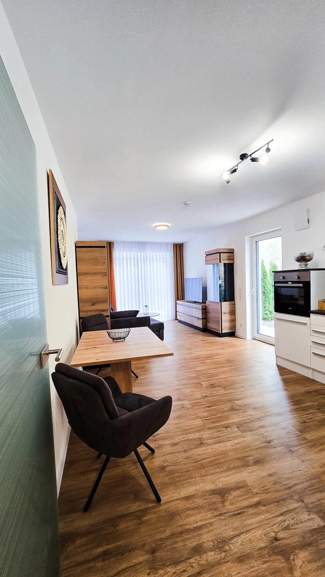 Frensdorf apartments a2 wohnzimmer essbereich offene kueche