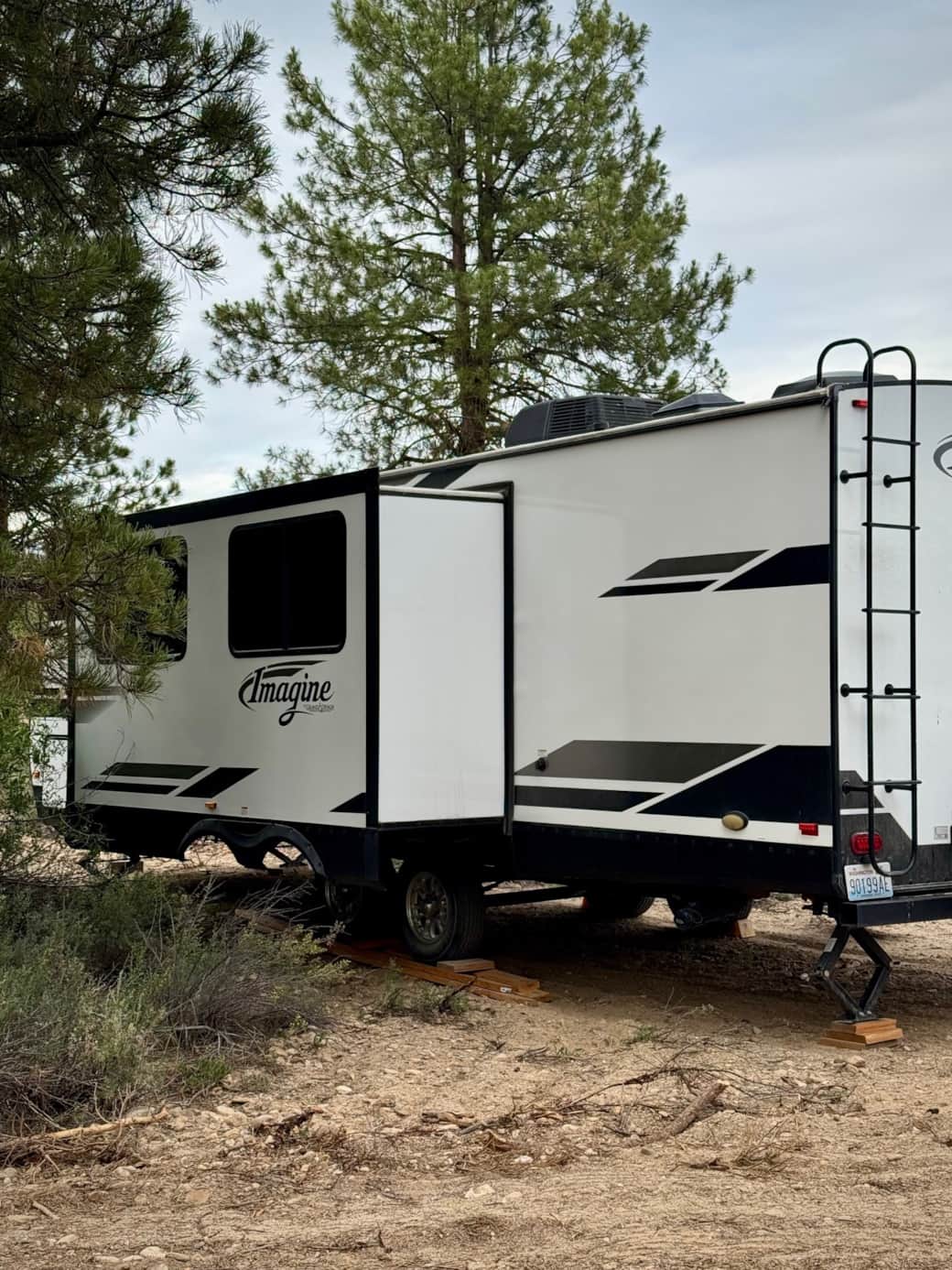 30' Camper back View 30' Camper back View