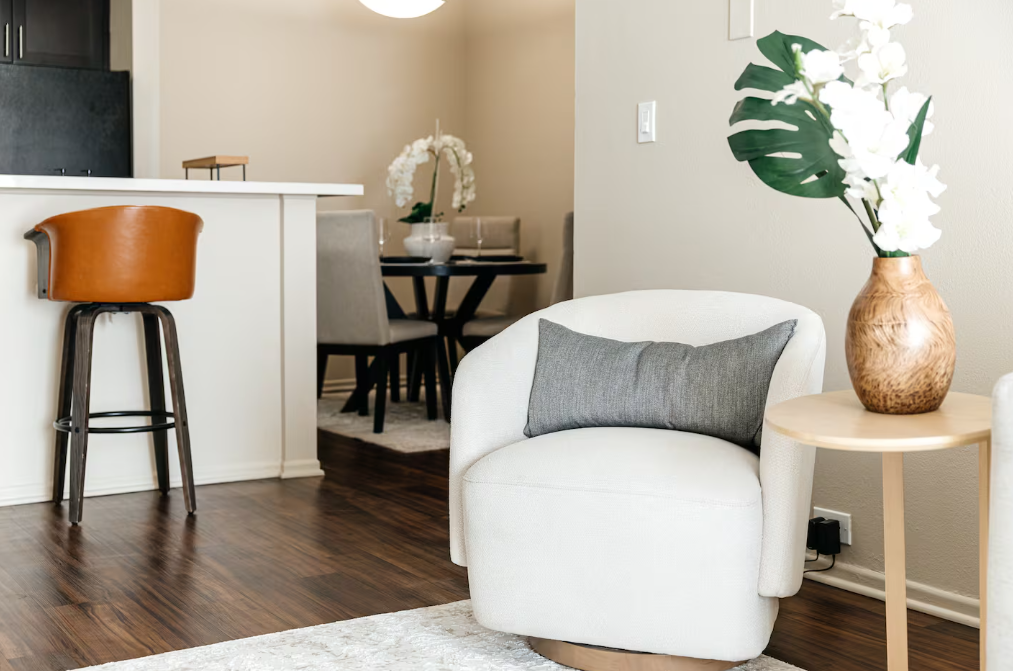 Living Room 1o