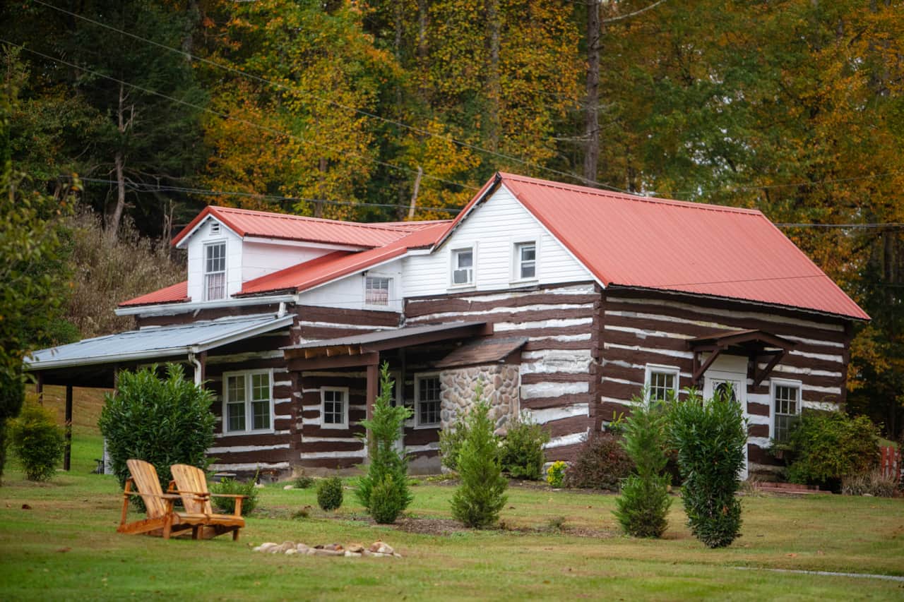 Pheasant Tail Cabin at Tailwaters Lodge on the South Holston River