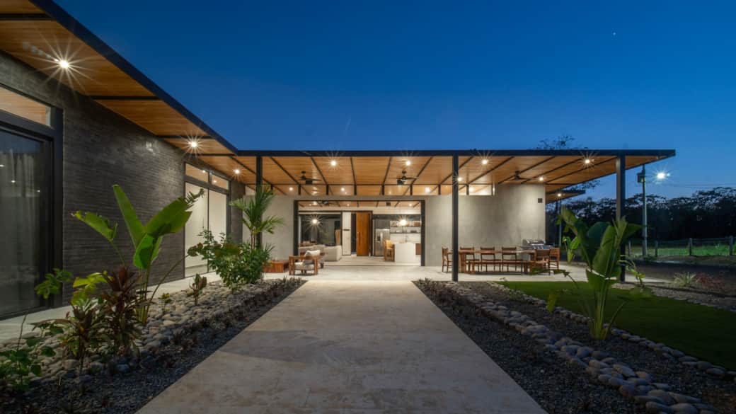 back yard with pool Villa Lux Grande