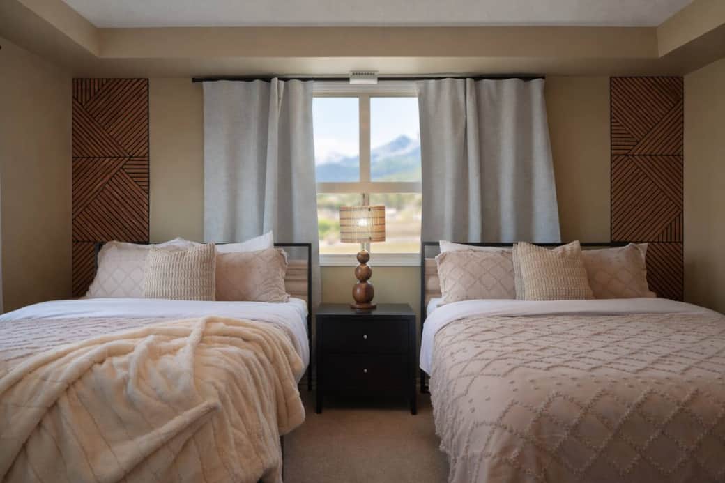 Primary bedroom w/Queen & Double beds. Primary bedroom w/Queen & Double beds.