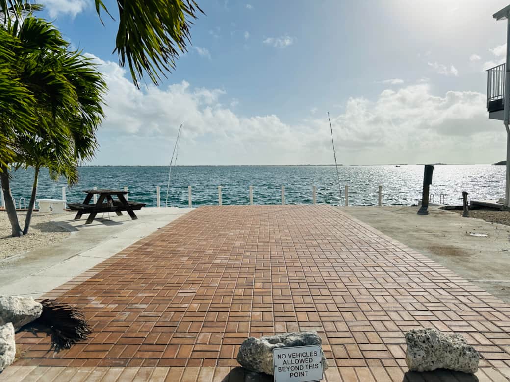59' Seawall to dock your boat!