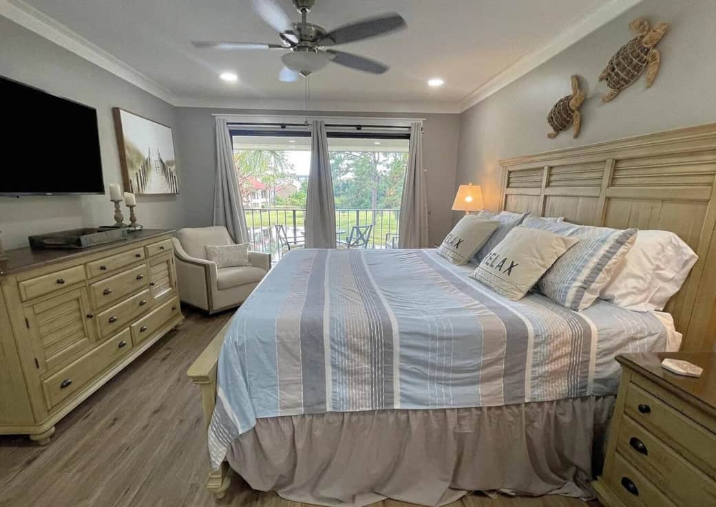 King Size bed and with bathroom and balcony access