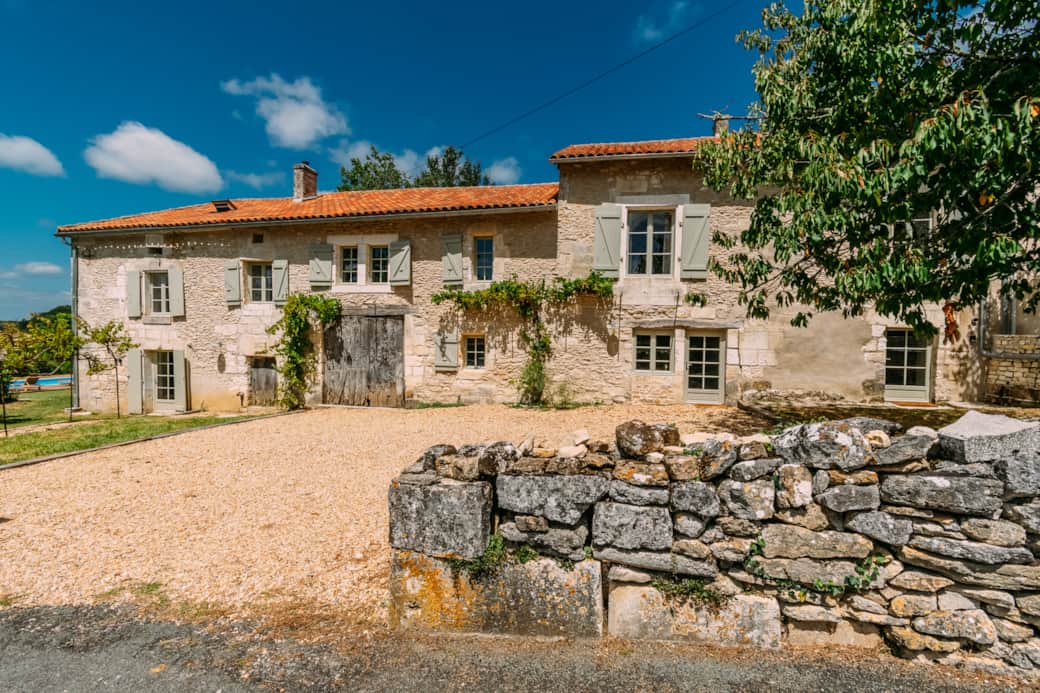 Front view of property