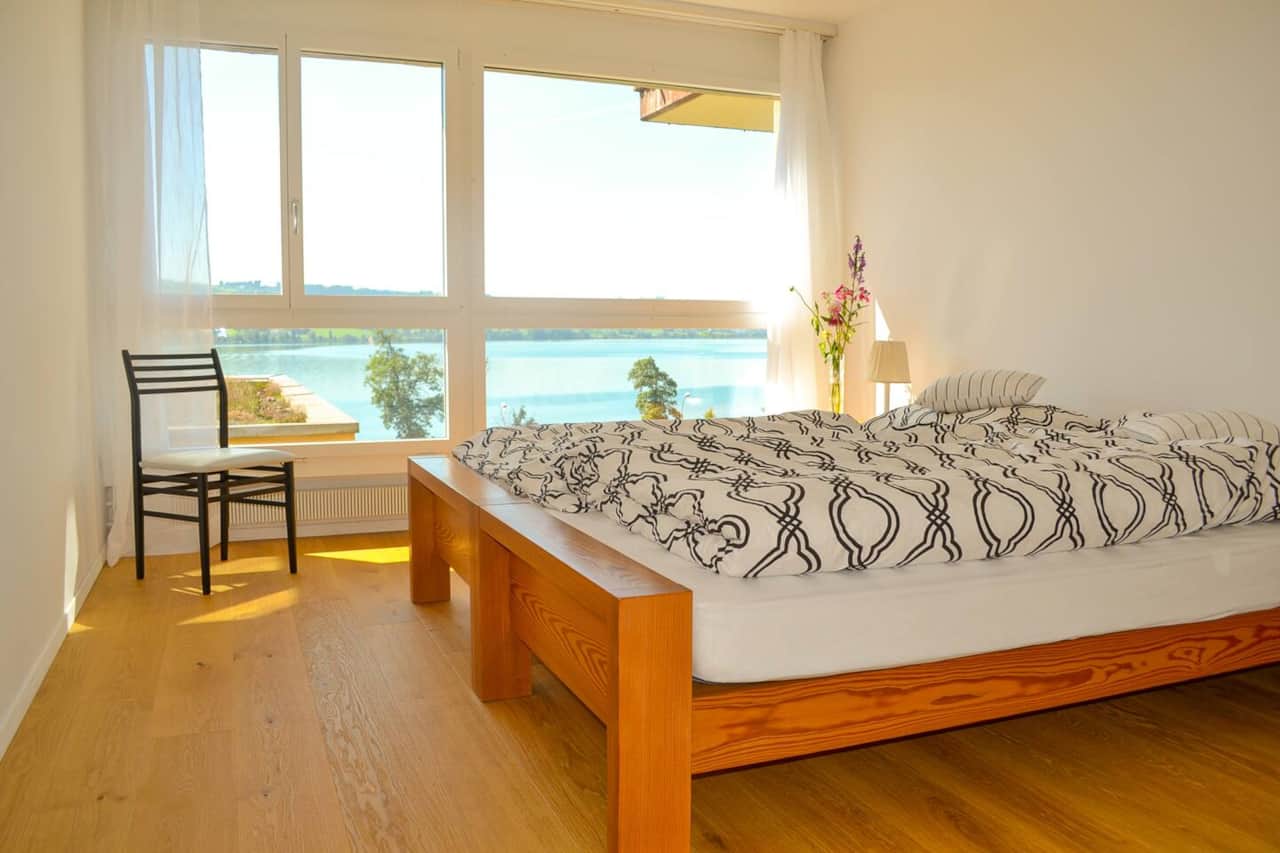 Schlafzimmer mit Doppelbett


1.UG