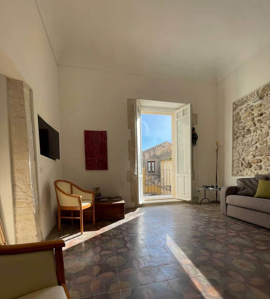 In winter, the sun does not wait in the morning. In summer, more discreetly, it says good morning! In winter, the sun does not wait in the morning. In summer, more discreetly, it says good morning!