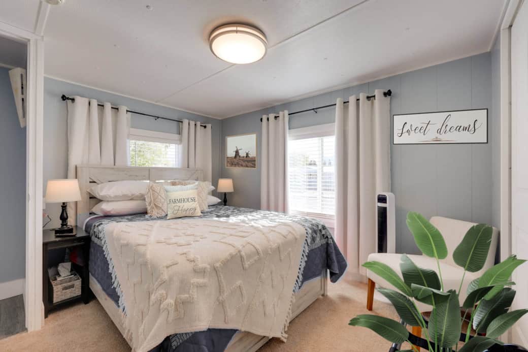 Cottage 1 guest bedroom