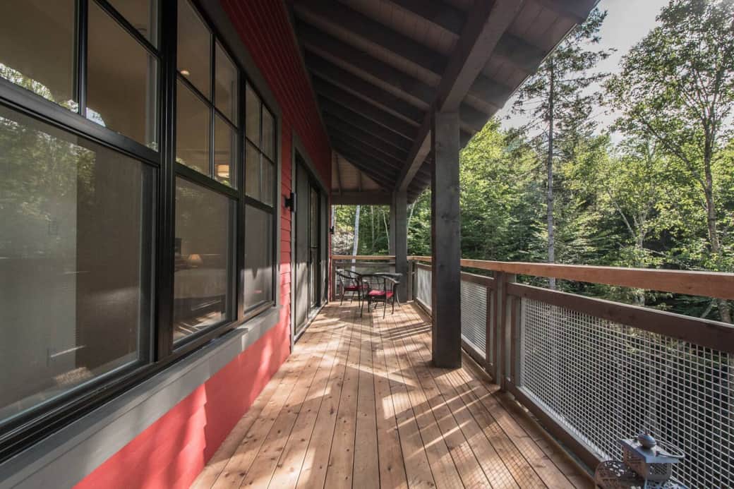 The deck faces the lake for the entire length of the house. The biggest playpen ever! The deck faces the lake for the entire length of the house. The biggest playpen ever!