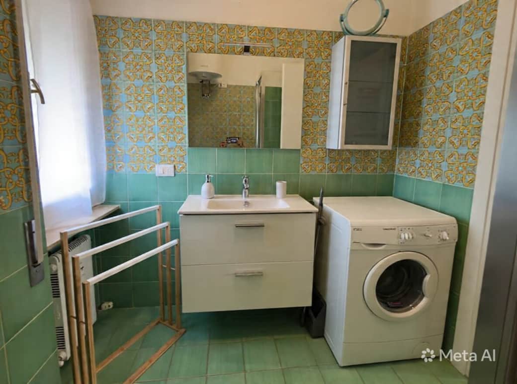 Asciugamani forniti e kit benvenuto con bagno doccia.